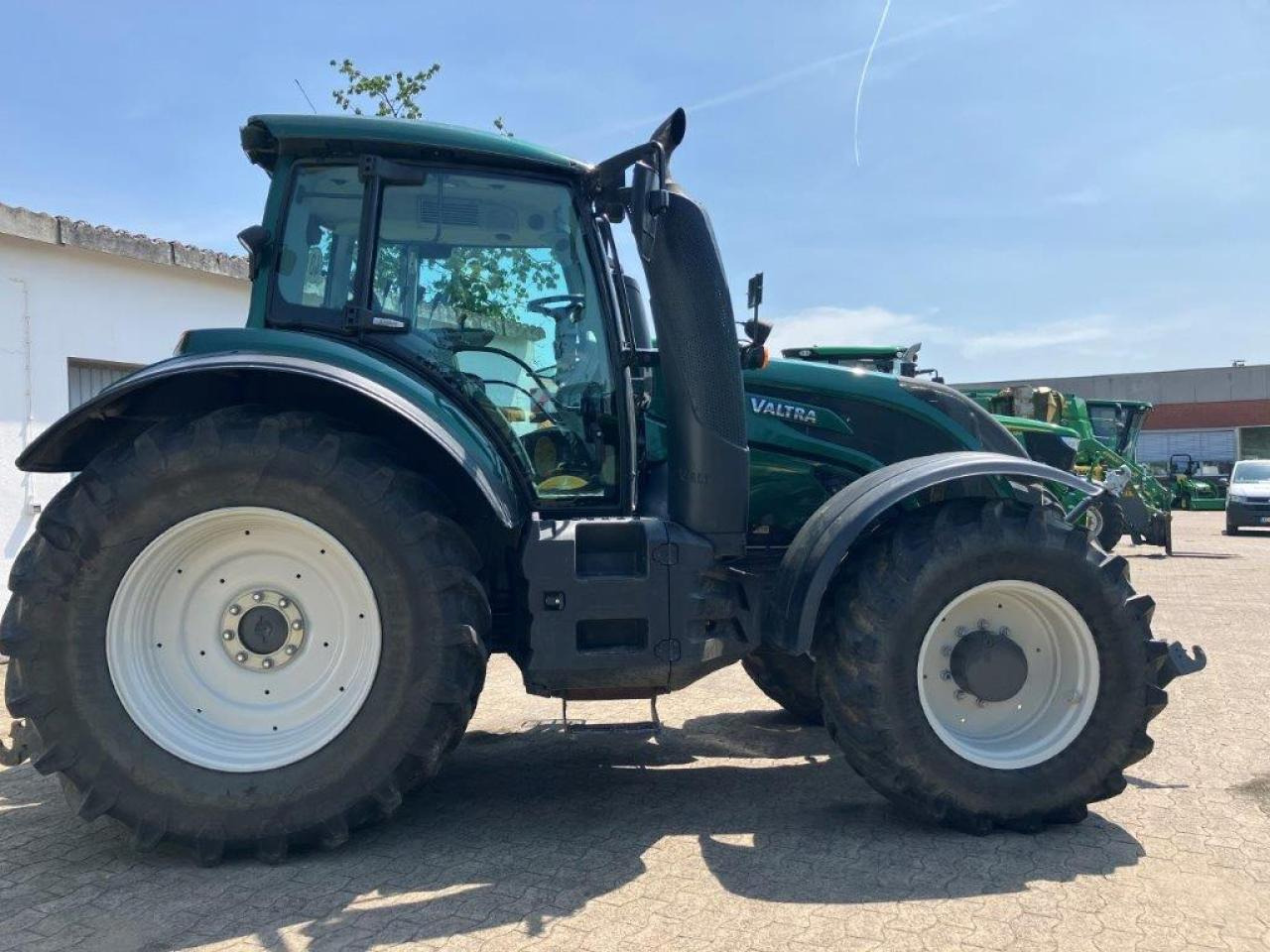Valtra T154 Active - جرار: صور 3 Valtra T154 Active - جرار: صور 3