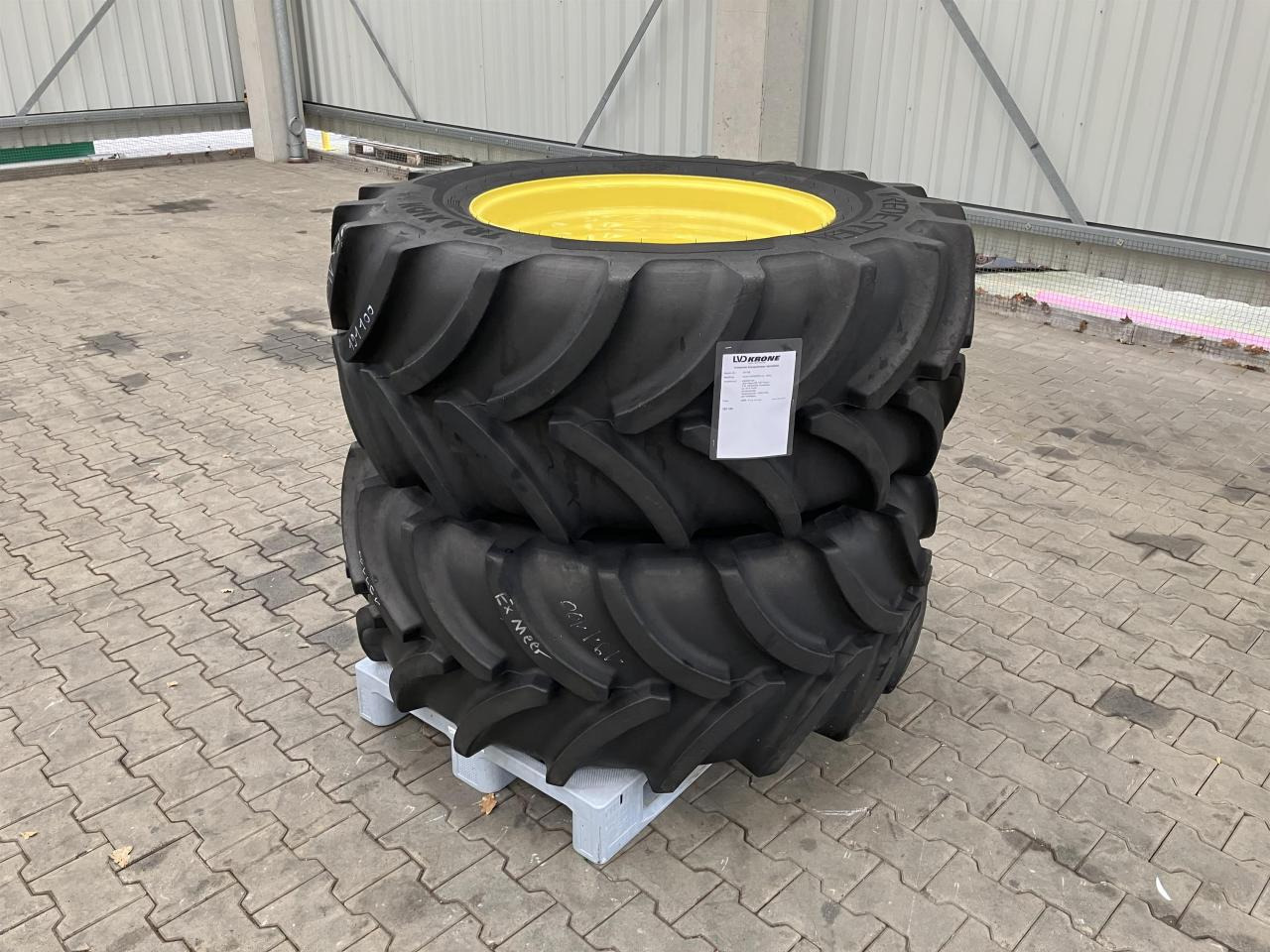 Vredestein 540/65R30 - الإطارات - الآلات والماكينات الزراعية: صور 1 Vredestein 540/65R30 - الإطارات - الآلات والماكينات الزراعية: صور 1
