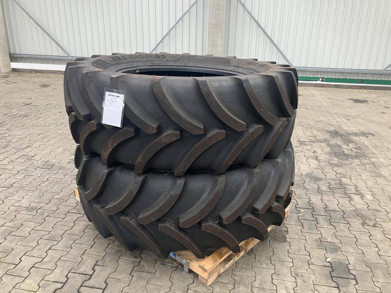 Vredestein 650/65R42 - الإطارات - الآلات والماكينات الزراعية: صور 1 Vredestein 650/65R42 - الإطارات - الآلات والماكينات الزراعية: صور 1