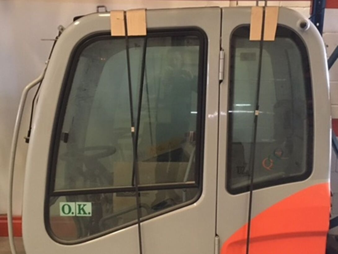 Fiat-Hitachi A Fiat-Hitachi E175W - الكبائن - حفارة: صور 1 Fiat-Hitachi A Fiat-Hitachi E175W - الكبائن - حفارة: صور 1