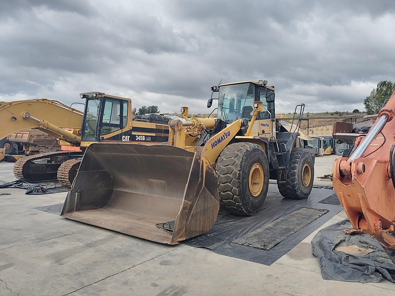 KOMATSU WA480-5H - اللودر بعجل: صور 1 KOMATSU WA480-5H - اللودر بعجل: صور 1