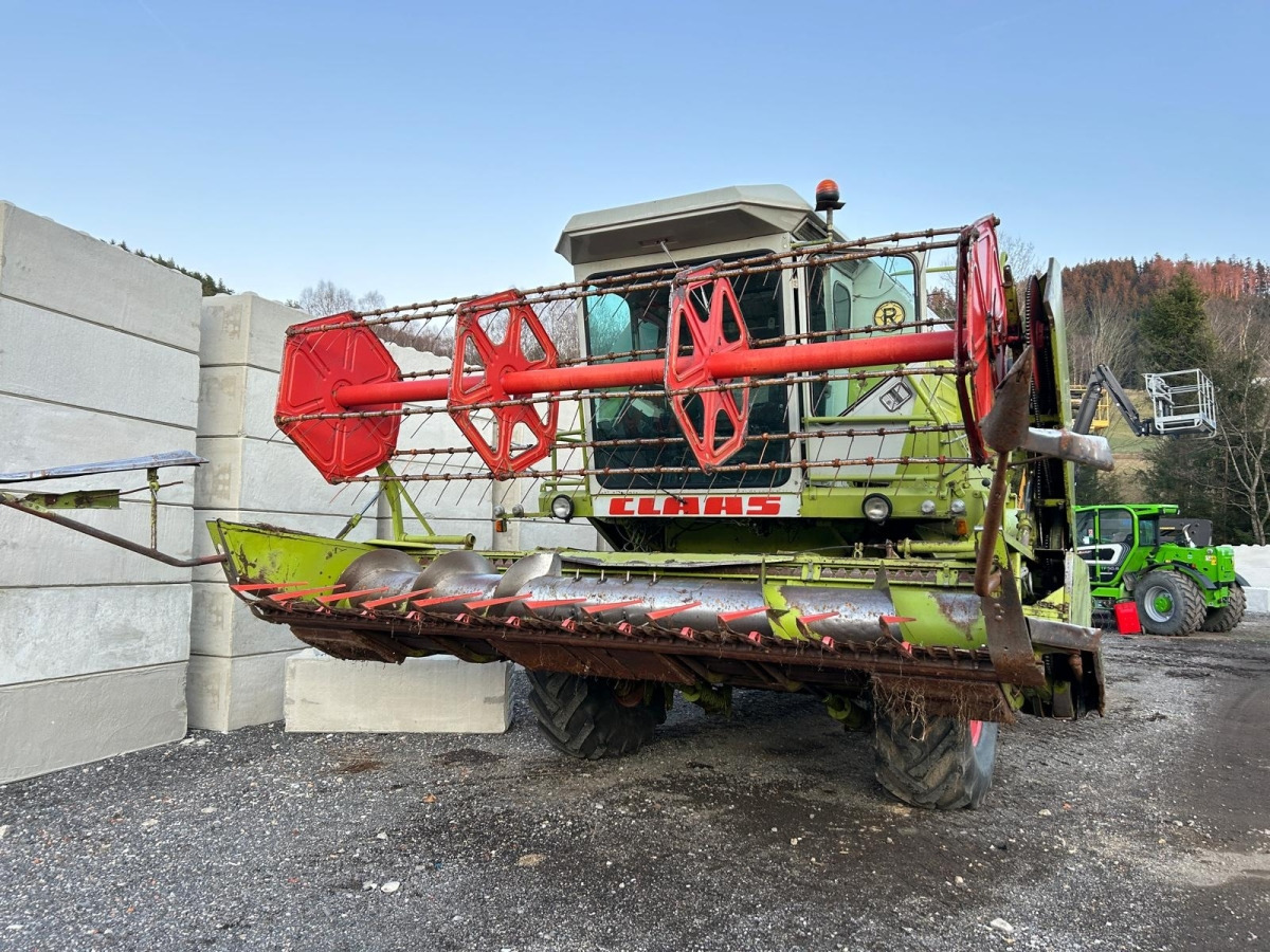 Claas Dominator 96 Mähdrescher - حصادة شاملة: صور 1 Claas Dominator 96 Mähdrescher - حصادة شاملة: صور 1
