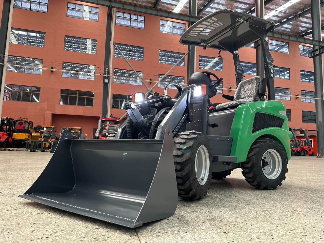 Everun Hoflader elektrisch - لودر مفصلي صغير: صور 1 Everun Hoflader elektrisch - لودر مفصلي صغير: صور 1