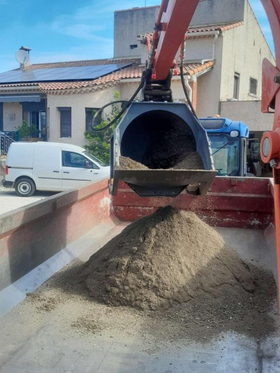 CM Crusher CBR 06 Screening Bucket - بكت - شيول صغير: صور 1 CM Crusher CBR 06 Screening Bucket - بكت - شيول صغير: صور 1