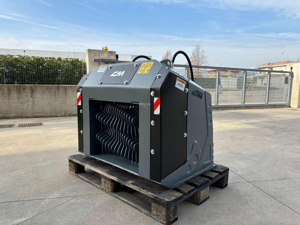 CM Crusher CDS 07 Screening Bucket - بكت - شيول صغير: صور 2 CM Crusher CDS 07 Screening Bucket - بكت - شيول صغير: صور 2