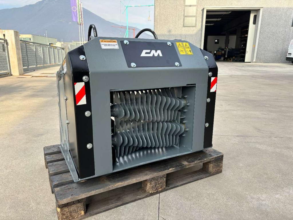 CM Crusher CDS 07 Screening Bucket - بكت - شيول صغير: صور 3 CM Crusher CDS 07 Screening Bucket - بكت - شيول صغير: صور 3