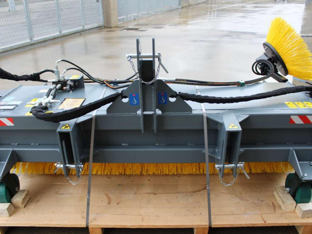 CM Crusher CSI 200 Sweeping Bucket - مكنسة - جرار: صور 2 CM Crusher CSI 200 Sweeping Bucket - مكنسة - جرار: صور 2