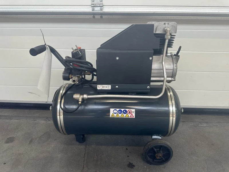 ضاغط الهواء جديد Airmec C25 Oliegesmeerde Zuigercompressor 1.65 PK 190 L / min 8 Bar Overstock: صور 6
