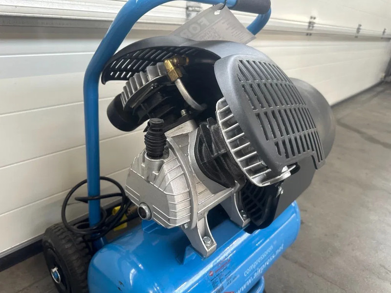 Airpress HL 425-24 Elektrische Zuigercompressor 3 PK 392 L / min 8 Bar Overstock New ! - ضاغط الهواء: صور 5 Airpress HL 425-24 Elektrische Zuigercompressor 3 PK 392 L / min 8 Bar Overstock New ! - ضاغط الهواء: صور 5