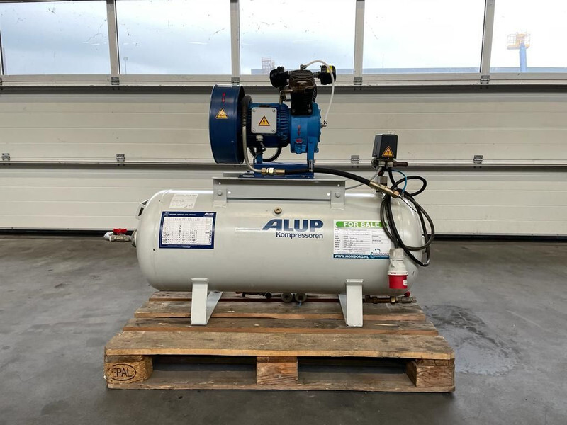 Alup 2.2 kW 240 L / min 10 Bar Elektrische Zuigercompressor op ketel - ضاغط الهواء: صور 1 Alup 2.2 kW 240 L / min 10 Bar Elektrische Zuigercompressor op ketel - ضاغط الهواء: صور 1