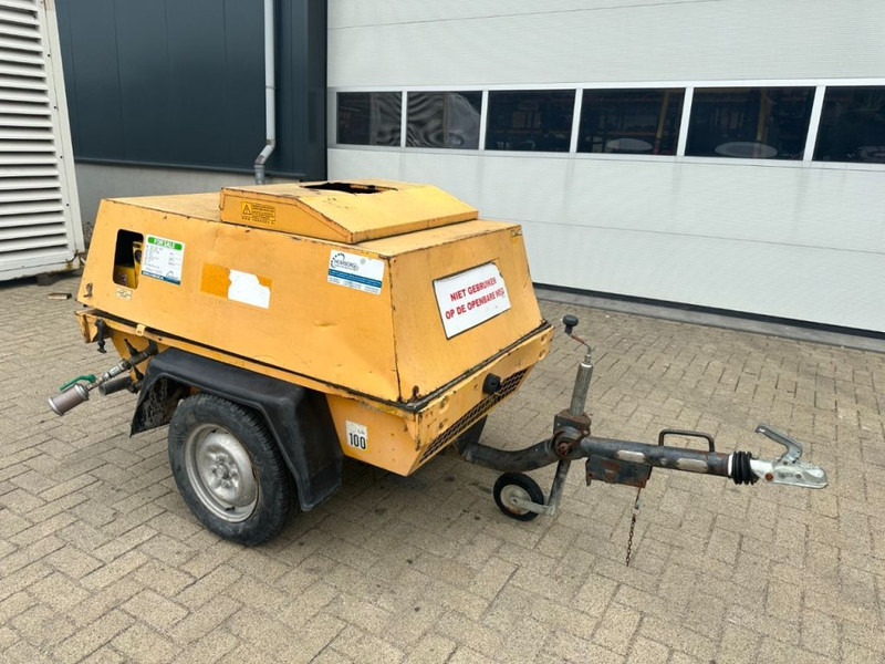 Atlas-Copco ATCA 2000 Deutz F2L 1011 Mobiele Diesel Schroefcompressor 18.5 kW 7 Bar - ضاغط الهواء: صور 4 Atlas-Copco ATCA 2000 Deutz F2L 1011 Mobiele Diesel Schroefcompressor 18.5 kW 7 Bar - ضاغط الهواء: صور 4