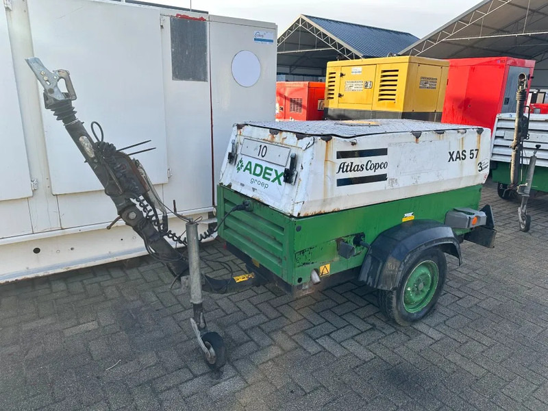 Atlas-Copco XAS 57 DD Deutz 3 m3 / min 23 kW 7 Bar Mobiele Diesel Compressor op aanhanger - ضاغط الهواء: صور 2 Atlas-Copco XAS 57 DD Deutz 3 m3 / min 23 kW 7 Bar Mobiele Diesel Compressor op aanhanger - ضاغط الهواء: صور 2