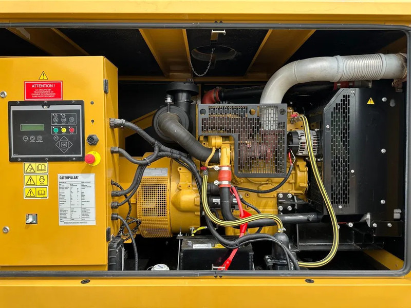 Caterpillar DE110E2 110 kVA Silent generatorset as New ! 121 hours XXL tank - مجموعة المولدات: صور 2 Caterpillar DE110E2 110 kVA Silent generatorset as New ! 121 hours XXL tank - مجموعة المولدات: صور 2