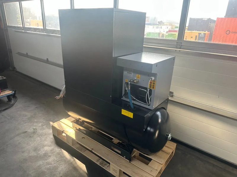 Contimac NS CN 10S 270D 7.5 kW 965 L / min 10 Bar Elektrische Schroefcompressor met Droger en Ketel - ضاغط الهواء: صور 4 Contimac NS CN 10S 270D 7.5 kW 965 L / min 10 Bar Elektrische Schroefcompressor met Droger en Ketel - ضاغط الهواء: صور 4