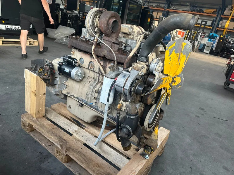 Cummins 6BTA5.9 diesel engine 6 cilinder 177 PK dieselmotor - المحرك - معدات المناولة: صور 4 Cummins 6BTA5.9 diesel engine 6 cilinder 177 PK dieselmotor - المحرك - معدات المناولة: صور 4
