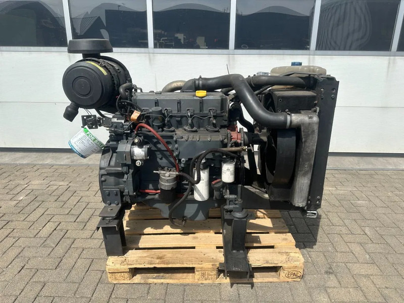 Deutz BF4M 1013 Diesel Engine 4 cylinder 102 kW / 137 HP - المحرك - معدات المناولة: صور 1 Deutz BF4M 1013 Diesel Engine 4 cylinder 102 kW / 137 HP - المحرك - معدات المناولة: صور 1