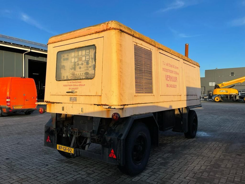 مجموعة المولدات Deutz F12M 716 Bredenoord AEG 250 kVA Silent generatorset op aanhanger: صور 20