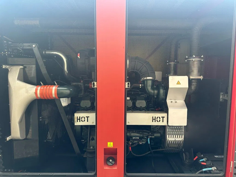 Doosan Mecc Alte Spa 680 kVA Silent generatorset as New ! 2021 - مجموعة المولدات: صور 3 Doosan Mecc Alte Spa 680 kVA Silent generatorset as New ! 2021 - مجموعة المولدات: صور 3