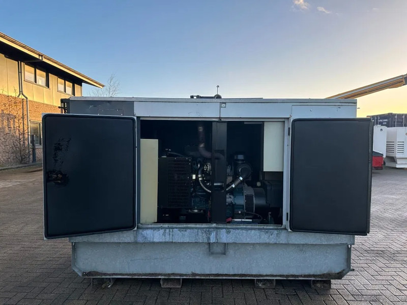 مجموعة المولدات Europower EPUS44TDE Kubota Leroy Somer 44 kVA Supersilent Rental generatorset: صور 10