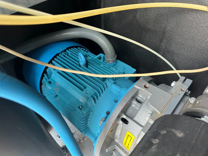 Grassair RLR 30 V9 Rollair 30V 22 kW 3000 L / min 10 Bar Elektrische Schroefcompressor Frequentiegeregeld - ضاغط الهواء: صور 4 Grassair RLR 30 V9 Rollair 30V 22 kW 3000 L / min 10 Bar Elektrische Schroefcompressor Frequentiegeregeld - ضاغط الهواء: صور 4