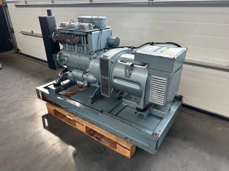 Hatz 3M40L Mecc Alte Spa 40 kVA generatorset ex Emergency ! 22 hours ! - مجموعة المولدات: صور 4 Hatz 3M40L Mecc Alte Spa 40 kVA generatorset ex Emergency ! 22 hours ! - مجموعة المولدات: صور 4