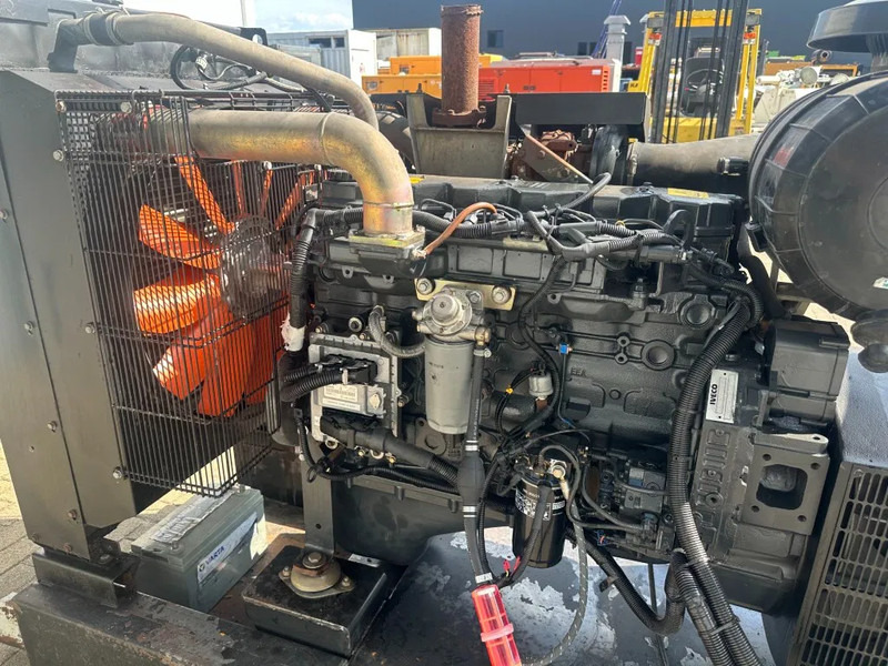 Himoinsa Iveco NEF 60 TE2 Stamford 200 kVA generatorset - مجموعة المولدات: صور 4 Himoinsa Iveco NEF 60 TE2 Stamford 200 kVA generatorset - مجموعة المولدات: صور 4