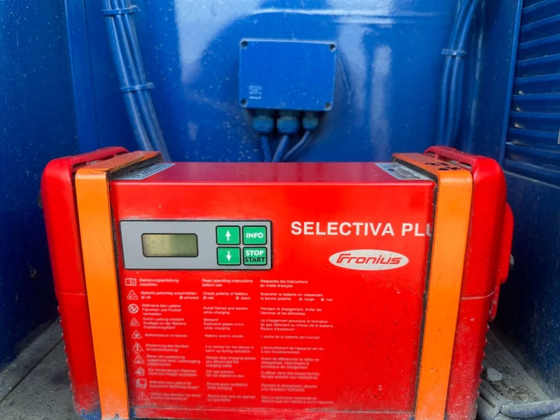 رافعات مقصية Holland lift Q-135EL18 Elektra Schaarhoogwerker 15.5 meter werkhoogte 873 uur: صور 11