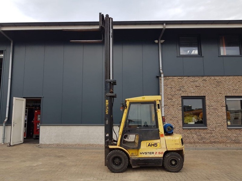 Hyster H2.50XM 2.5 ton Duplex Sideshift LPG Heftruck - رافعة شوكية تعمل بالغاز: صور 3 Hyster H2.50XM 2.5 ton Duplex Sideshift LPG Heftruck - رافعة شوكية تعمل بالغاز: صور 3