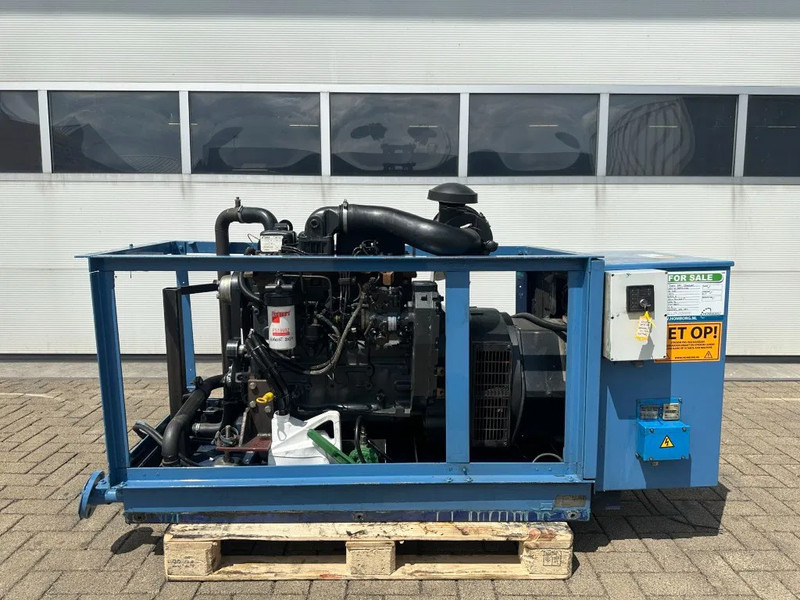 Iveco FPT NEF 45 AM1A.S500 Stamford 50 kVA generatorset - مجموعة المولدات: صور 1 Iveco FPT NEF 45 AM1A.S500 Stamford 50 kVA generatorset - مجموعة المولدات: صور 1