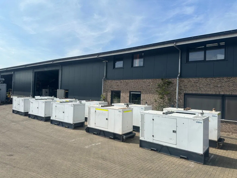 Iveco FPT NEF45 SM1A.A004 Stamford 60 KVA Silent Rental generatorset - مجموعة المولدات: صور 3 Iveco FPT NEF45 SM1A.A004 Stamford 60 KVA Silent Rental generatorset - مجموعة المولدات: صور 3