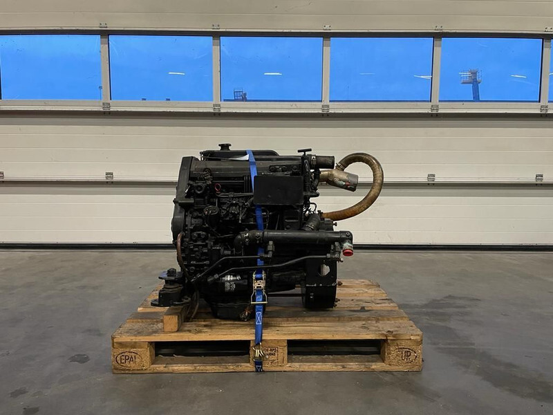 Iveco Fiat 8141 Diesel Motor 4 cilinder 53 kW / 74 PK Diesel Engine - المحرك - شاحنة: صور 1 Iveco Fiat 8141 Diesel Motor 4 cilinder 53 kW / 74 PK Diesel Engine - المحرك - شاحنة: صور 1