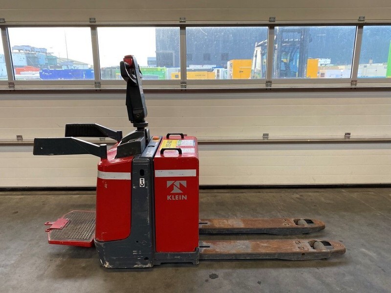 Jungheinrich ERE 20 2 ton Elektrische Pallet truck meerijder - معدات الرفع منخفض المستوى: صور 2 Jungheinrich ERE 20 2 ton Elektrische Pallet truck meerijder - معدات الرفع منخفض المستوى: صور 2