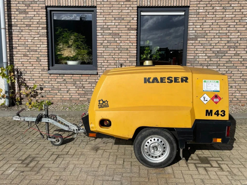 Kaeser M43 Kubota 4,2 m3 / min 7 Bar 30kW mobiele Compressor - ضاغط الهواء: صور 1 Kaeser M43 Kubota 4,2 m3 / min 7 Bar 30kW mobiele Compressor - ضاغط الهواء: صور 1