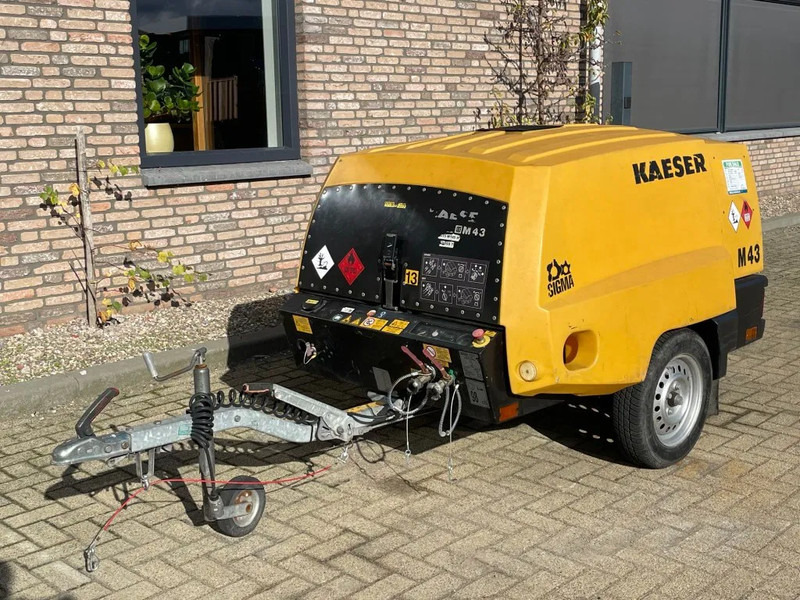 Kaeser M43 Kubota 4,2 m3 / min 7 Bar 30kW mobiele Compressor - ضاغط الهواء: صور 2 Kaeser M43 Kubota 4,2 m3 / min 7 Bar 30kW mobiele Compressor - ضاغط الهواء: صور 2