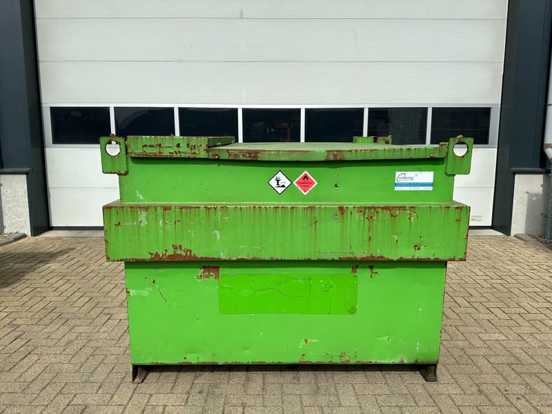 Kiwa IBC Steenbergen 2000 liter IBC Dieseltank met handpomp Milieutank - خزان تخزين: صور 1 Kiwa IBC Steenbergen 2000 liter IBC Dieseltank met handpomp Milieutank - خزان تخزين: صور 1