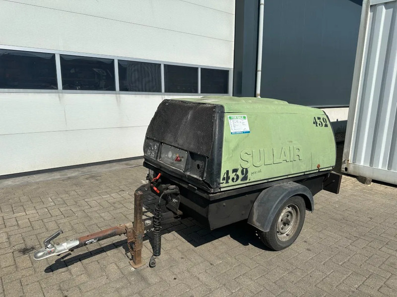 Kubota V2203 Sullair K65 Mobiele Diesel Compressor 3.7 m3 / min 30 kW 7 Bar - ضاغط الهواء: صور 2 Kubota V2203 Sullair K65 Mobiele Diesel Compressor 3.7 m3 / min 30 kW 7 Bar - ضاغط الهواء: صور 2