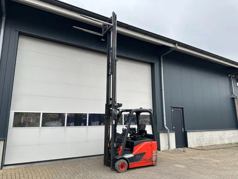 Linde E16H-02 1.6 ton Triplex Freelift Sideshift Elektra Heftruck 2016 - رافعة شوكية كهربائية: صور 3 Linde E16H-02 1.6 ton Triplex Freelift Sideshift Elektra Heftruck 2016 - رافعة شوكية كهربائية: صور 3