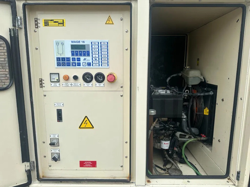 Lombardini LDW 702 Mecc Alte Spa 5 kVA Supersilent noodstroom generatorset as New ! - مجموعة المولدات: صور 2 Lombardini LDW 702 Mecc Alte Spa 5 kVA Supersilent noodstroom generatorset as New ! - مجموعة المولدات: صور 2