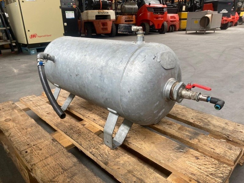 Luchtketel Ketel 50 liter 16.5 Bar Horizontaal Gegalvaniseerd Luchtketel als nieuw ! - ضاغط الهواء: صور 2 Luchtketel Ketel 50 liter 16.5 Bar Horizontaal Gegalvaniseerd Luchtketel als nieuw ! - ضاغط الهواء: صور 2