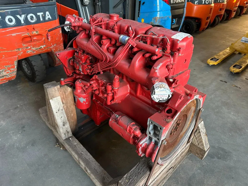 MAN D 0226 M 66 kW / 90 PK 6 cilinder diesel engine parts - المحرك - معدات المناولة: صور 4 MAN D 0226 M 66 kW / 90 PK 6 cilinder diesel engine parts - المحرك - معدات المناولة: صور 4