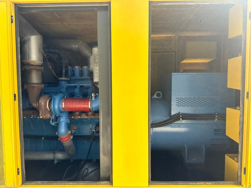 MTU 16V 2000 Leroy Somer 1125 kVA Silent generatorset - مجموعة المولدات: صور 2 MTU 16V 2000 Leroy Somer 1125 kVA Silent generatorset - مجموعة المولدات: صور 2