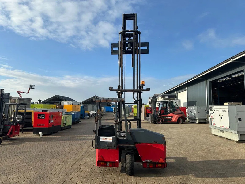Moffett M4 20.1 Kubota Diesel Kooiaap 2 ton Duplex Sideshift Meeneemheftruck - رافعة شوكية مثبتة على شاحنة: صور 3 Moffett M4 20.1 Kubota Diesel Kooiaap 2 ton Duplex Sideshift Meeneemheftruck - رافعة شوكية مثبتة على شاحنة: صور 3