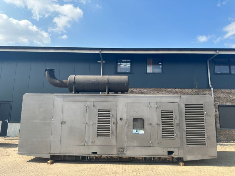 Perkins 4006-23TAG3A Stamford 900 kVA Silent generatorset - مجموعة المولدات: صور 1 Perkins 4006-23TAG3A Stamford 900 kVA Silent generatorset - مجموعة المولدات: صور 1