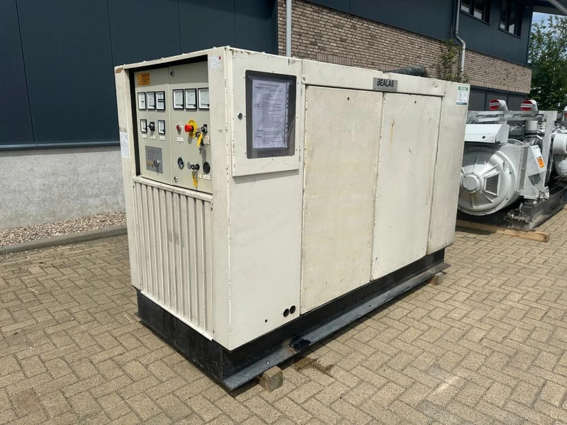 Perkins Leroy Somer 26 kVA Silent generatorset ex Emergency ! 1096 hours - مجموعة المولدات: صور 2 Perkins Leroy Somer 26 kVA Silent generatorset ex Emergency ! 1096 hours - مجموعة المولدات: صور 2