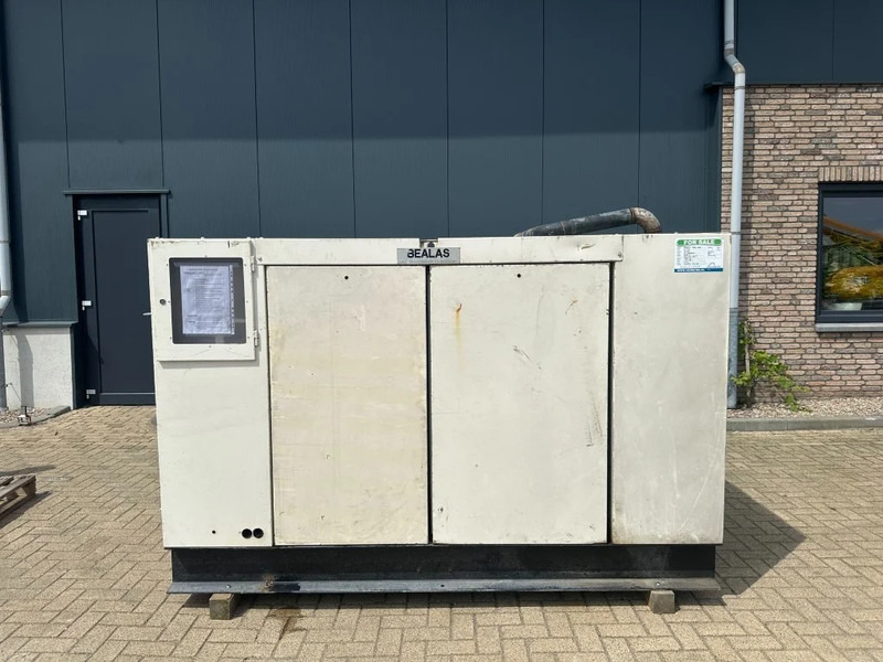 Perkins Leroy Somer 26 kVA Silent generatorset ex Emergency ! 1096 hours - مجموعة المولدات: صور 1 Perkins Leroy Somer 26 kVA Silent generatorset ex Emergency ! 1096 hours - مجموعة المولدات: صور 1