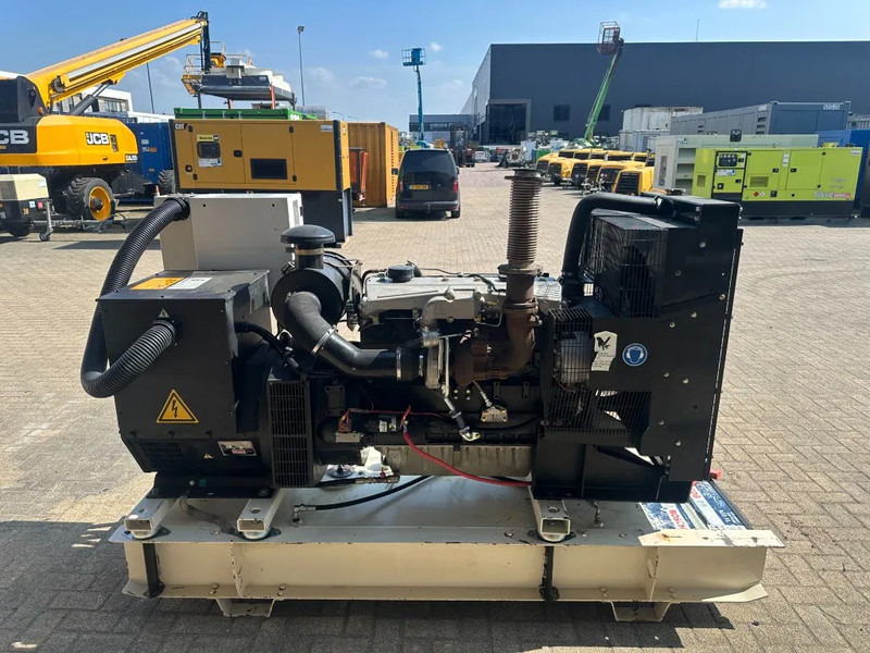 مجموعة المولدات Perkins Stamford 100 kVA noodstroom generatorset: صور 7