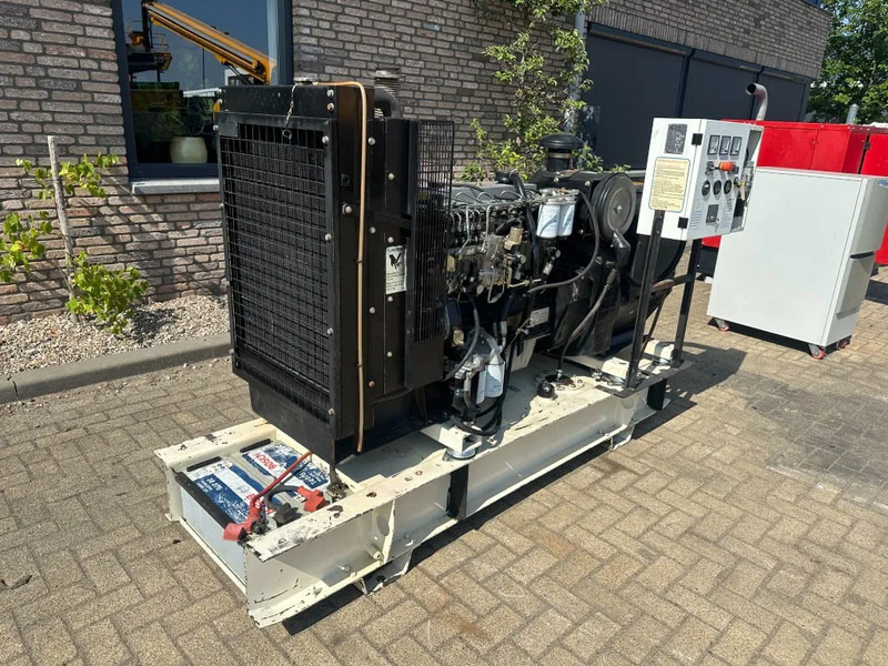 مجموعة المولدات Perkins Stamford 100 kVA noodstroom generatorset: صور 6