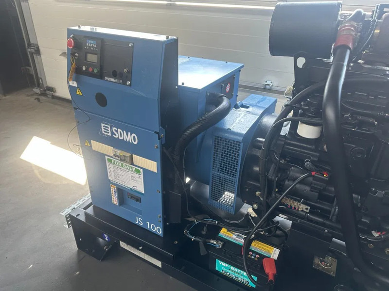 SDMO JS100K John Deere Leroy Somer 100 kVA generatorset - مجموعة المولدات: صور 2 SDMO JS100K John Deere Leroy Somer 100 kVA generatorset - مجموعة المولدات: صور 2
