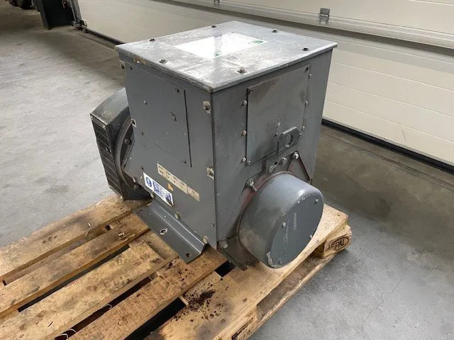 Stamford 70 kVA generatordeel UCI224F1 - مجموعة المولدات: صور 4 Stamford 70 kVA generatordeel UCI224F1 - مجموعة المولدات: صور 4