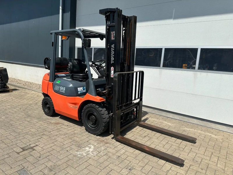 رافعة شوكية تعمل بالغاز Toyota 2.5 ton Triplex Freelift Sideshift LPG Heftruck: صور 11